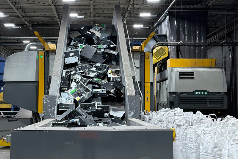 PR-UNTHA-America-Secure-Recycling-Hero