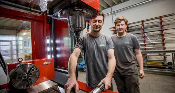 Lehre-bei-UNTHA 1500x800