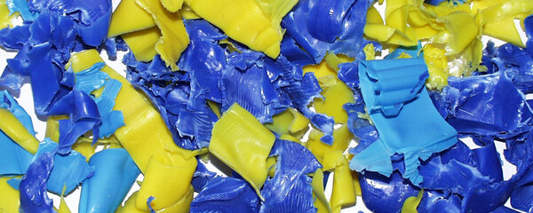 Plastik-Granulat-1500x600