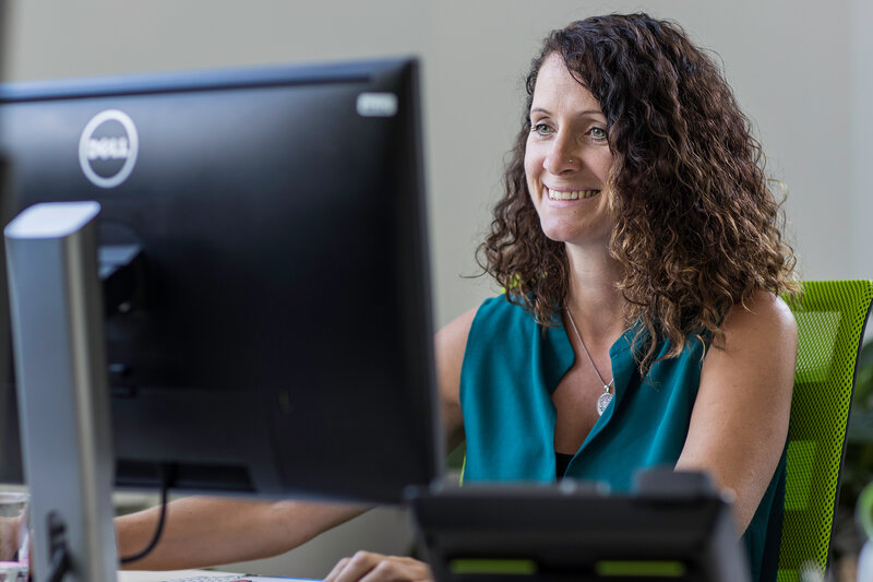 Karriere-Entwicklungsingeneur 2400x1600